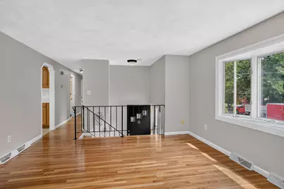14 Fred St, Burlington, MA 01803 - Photo 9