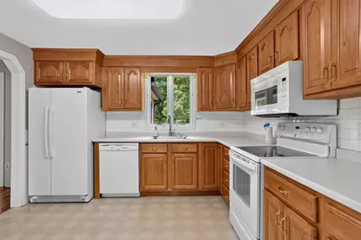 14 Fred St, Burlington, MA 01803 - Photo 13