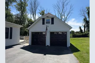 233 Gifford Ave, Somerset, MA 02726 - Photo 3