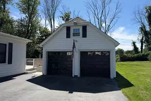 233 Gifford Ave, Somerset, MA 02726 - Photo 3