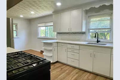 3-B Tufts Ln #B, Billerica, MA 01821 - Photo 3