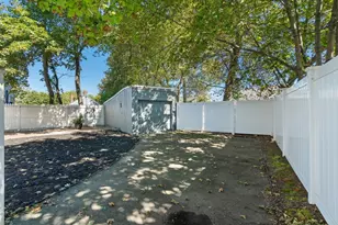 29 Myrtle St, Dedham, MA 02026 - Photo 31