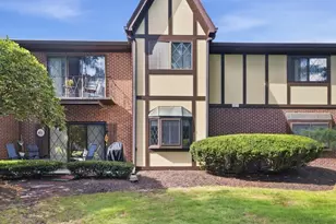 2 Rainbow Pond Dr, Walpole, MA 02081 - Photo 5