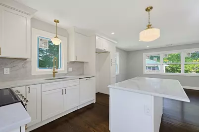 7 Hamilton St, Framingham, MA 01701 - Photo 3