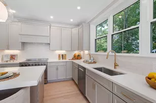 53 Hodge Rd, Arlington, MA 02474 - Photo 5