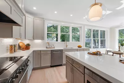 53 Hodge Rd, Arlington, MA 02474 - Photo 9