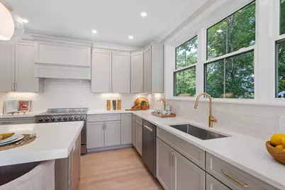 53 Hodge Rd, Arlington, MA 02474 - Photo 7