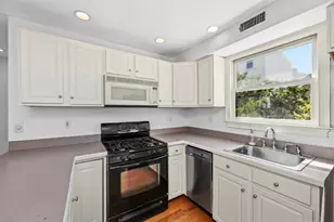 61 Baxter St, Boston, MA 02127 - Photo 7