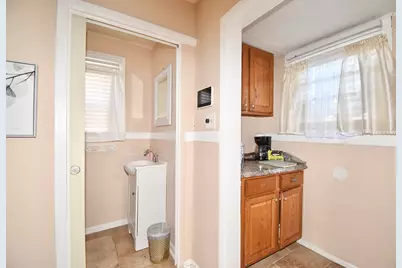 1245 Bay St, Springfield, MA 01109 - Photo 35