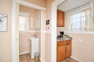 1245 Bay St, Springfield, MA 01109 - Photo 35