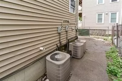 73 Hamilton St, Boston, MA 02125 - Photo 9