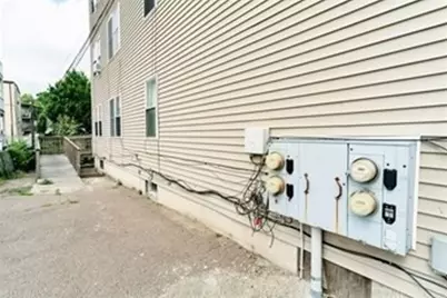 73 Hamilton St, Boston, MA 02125 - Photo 11