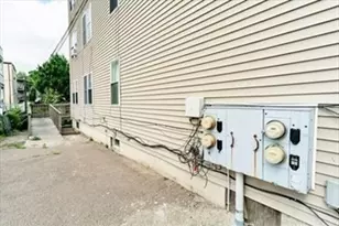 73 Hamilton St, Boston, MA 02125 - Photo 11