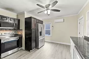 132 Gilbert Ave, Springfield, MA 01119 - Photo 7