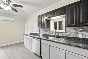132 Gilbert Ave, Springfield, MA 01119 - Photo 9