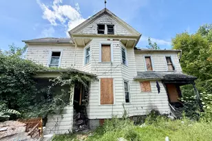 161 Lincoln St, Holyoke, MA 01040 - Photo 1
