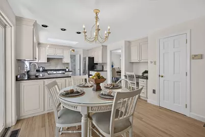 132 Brentwood Cir, North Andover, MA 01845 - Photo 11