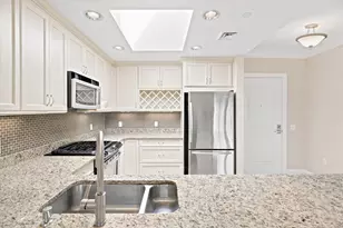 629 Hammond St, Brookline, MA 02246 - Photo 13
