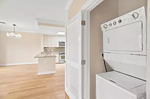 629 Hammond St, Brookline, MA 02246 - Photo 9