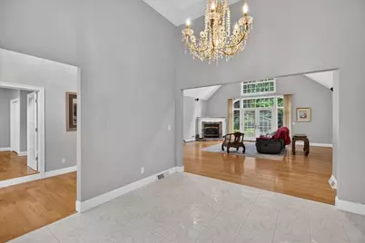 31 Hillcrest Cir, Westfield, MA 01085 - Photo 9
