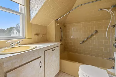 10 Glenway Ave, Peabody, MA 01960 - Photo 11