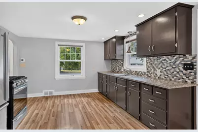 221 Fountain St, Framingham, MA 01702 - Photo 7