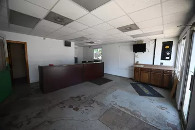 360 Mammoth Rd, Lowell, MA 01854 - Photo 9