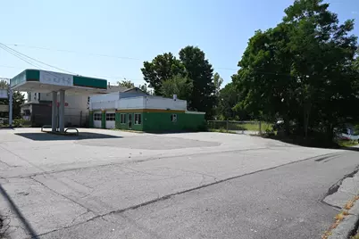 360 Mammoth Rd, Lowell, MA 01854 - Photo 3