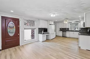 7 Lisa Rd, Peabody, MA 01960 - Photo 5
