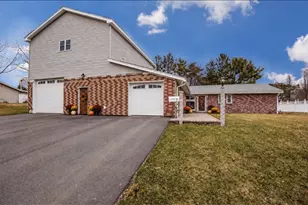 7 Lisa Rd, Peabody, MA 01960 - Photo 1