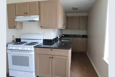 689 Broadway, Chelsea, MA 02150 - Photo 3
