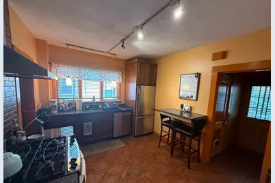 18 Benton Rd #1, Medford, MA 02155 - Photo 5