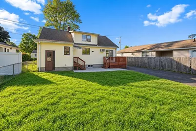 57 Ruskin St, Chicopee, MA 01020 - Photo 27