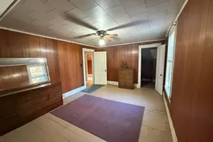 9 Spring St, Montague, MA 01376 - Photo 23