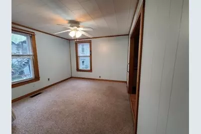 9 Spring St, Montague, MA 01376 - Photo 27