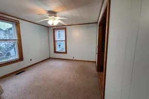 9 Spring St, Montague, MA 01376 - Photo 27
