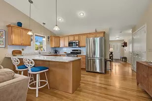 49 Silver Crest Ln, Greenfield, MA 01301 - Photo 3