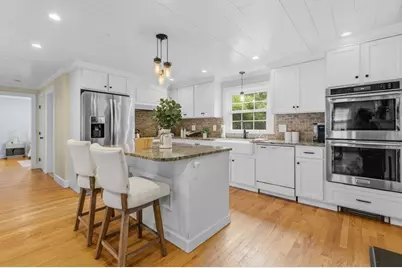 11 Bow St, Plainville, MA 02762 - Photo 7