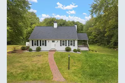 11 Bow St, Plainville, MA 02762 - Photo 1