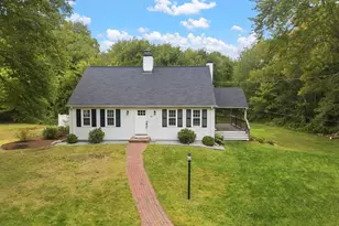 11 Bow St, Plainville, MA 02762 - Photo 1
