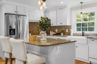 11 Bow St, Plainville, MA 02762 - Photo 9