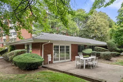 18 Chestnut Pl, Brookline, MA 02445 - Photo 15