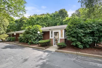 18 Chestnut Pl, Brookline, MA 02445 - Photo 1