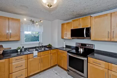 23 Jenness St, Springfield, MA 01104 - Photo 5