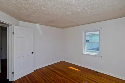 23 Jenness St, Springfield, MA 01104 - Photo 17