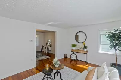 23 Jenness St, Springfield, MA 01104 - Photo 9
