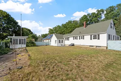 82 Russell St, Haverhill, MA 01830 - Photo 3