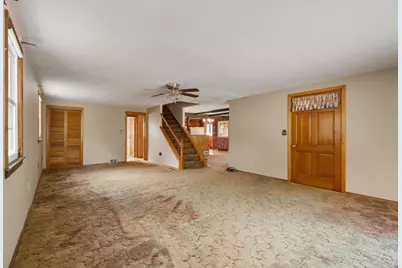 82 Russell St, Haverhill, MA 01830 - Photo 17