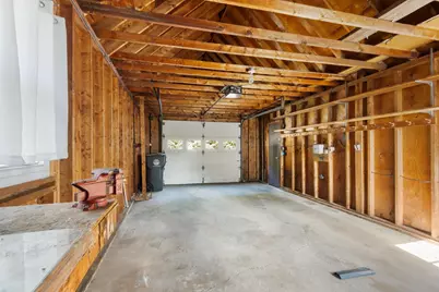 82 Russell St, Haverhill, MA 01830 - Photo 31