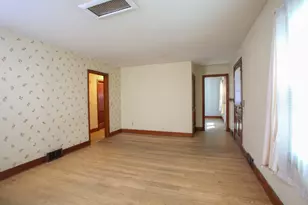421 Elm St, Pittsfield, MA 01201 - Photo 13